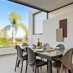 Luxury Mirador