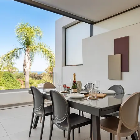 Luxury Mirador